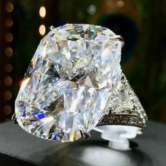 ▶Crystal Clear Super Large Radiant Cut Zircon Silver Plated Wedding Ring, L207